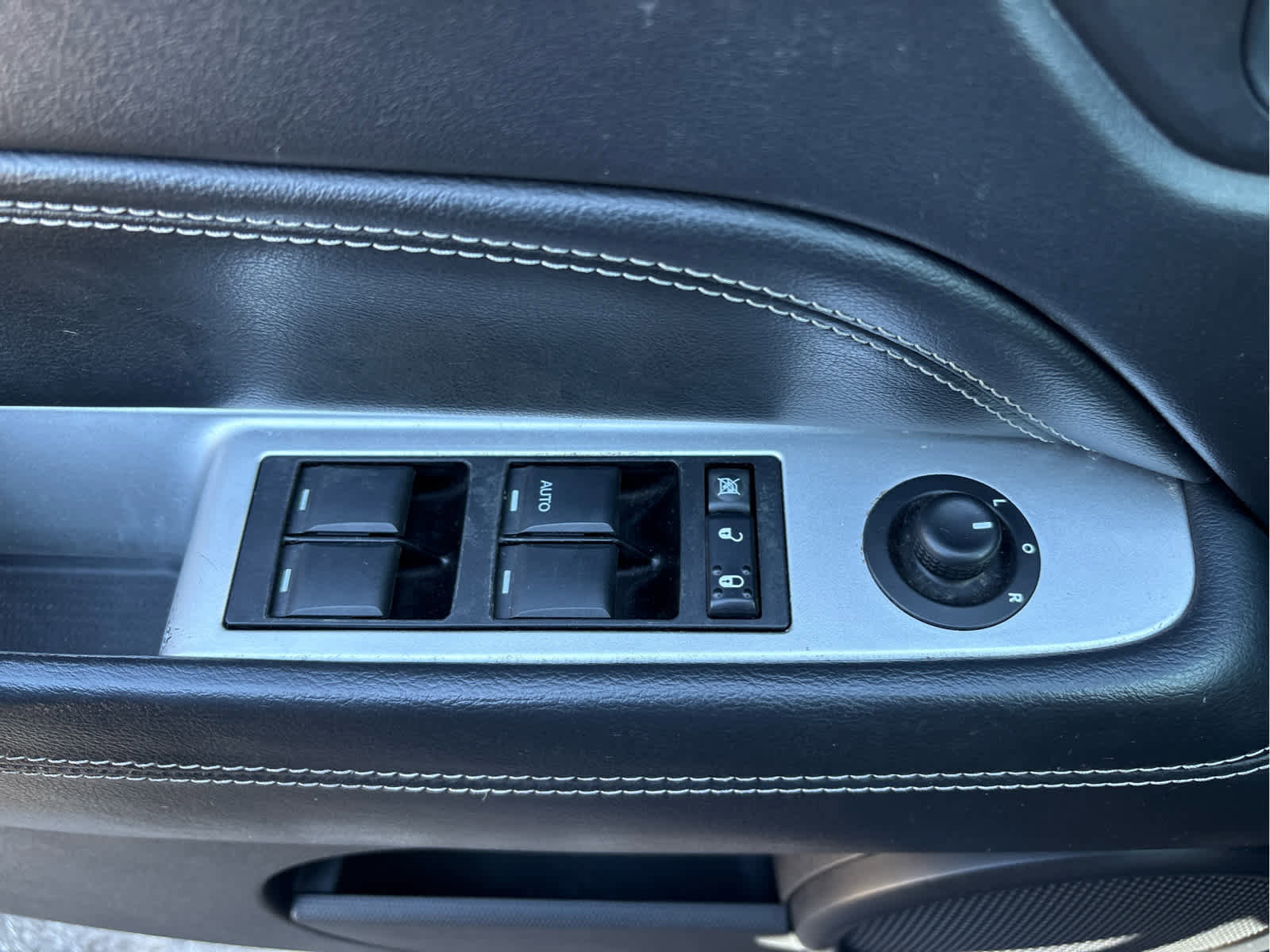 Used 2015 Jeep Compass High Altitude image 28