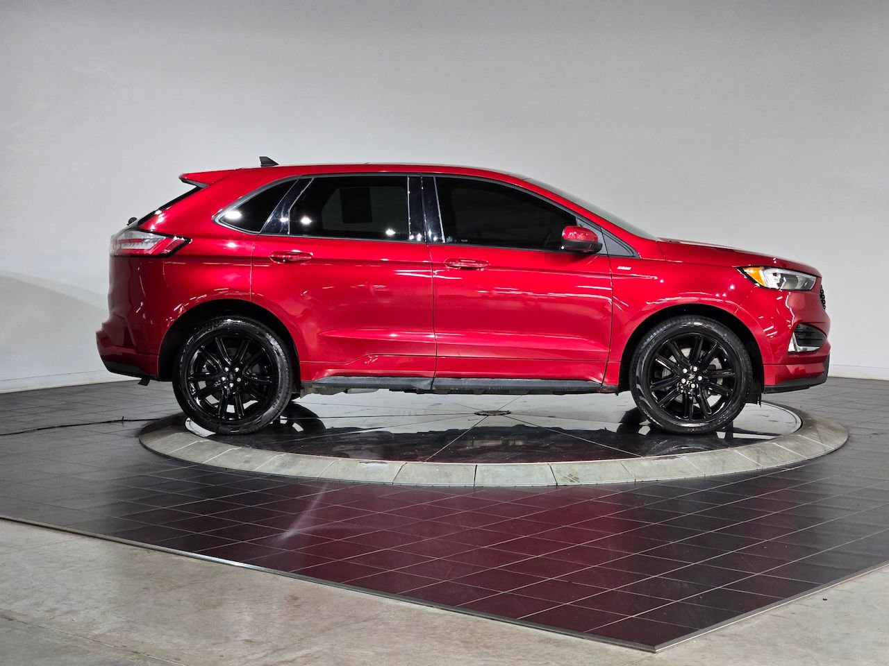 Used 2023 Ford Edge ST-Line image 5