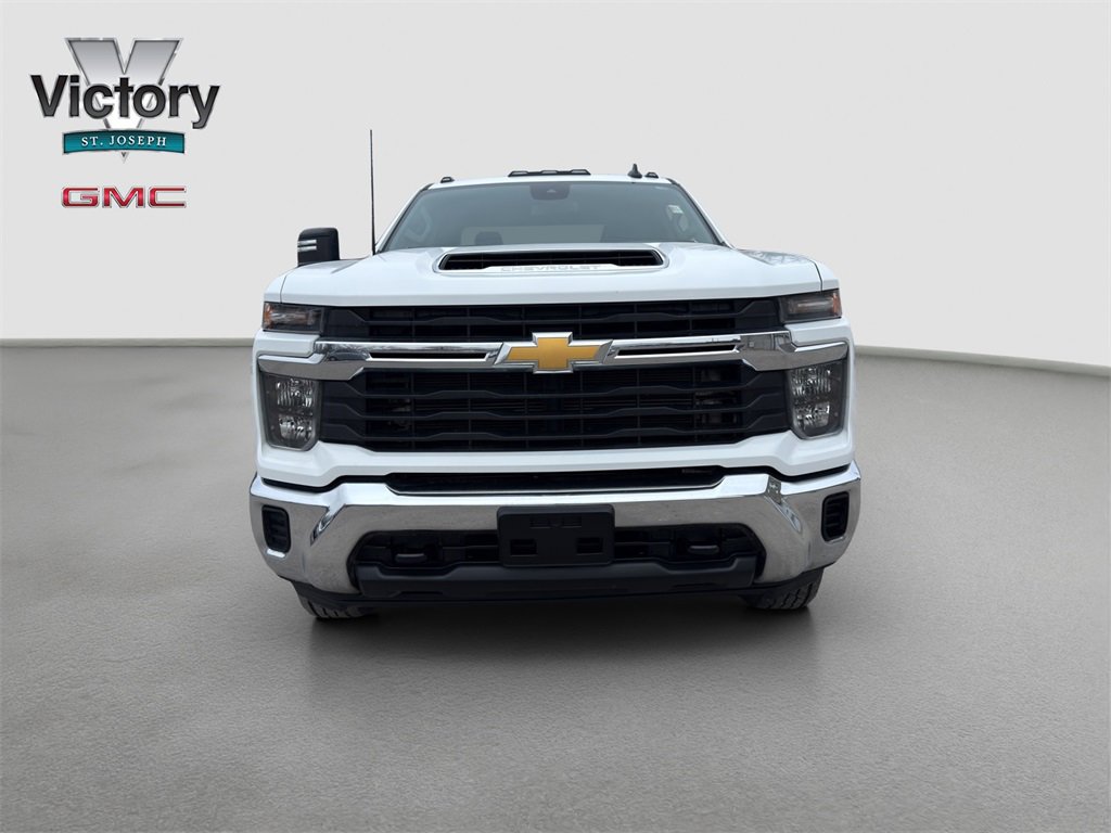 Used 2024 Chevrolet Silverado 2500 LT image 3