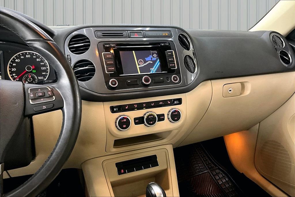 Used 2013 Volkswagen Tiguan SEL image 9