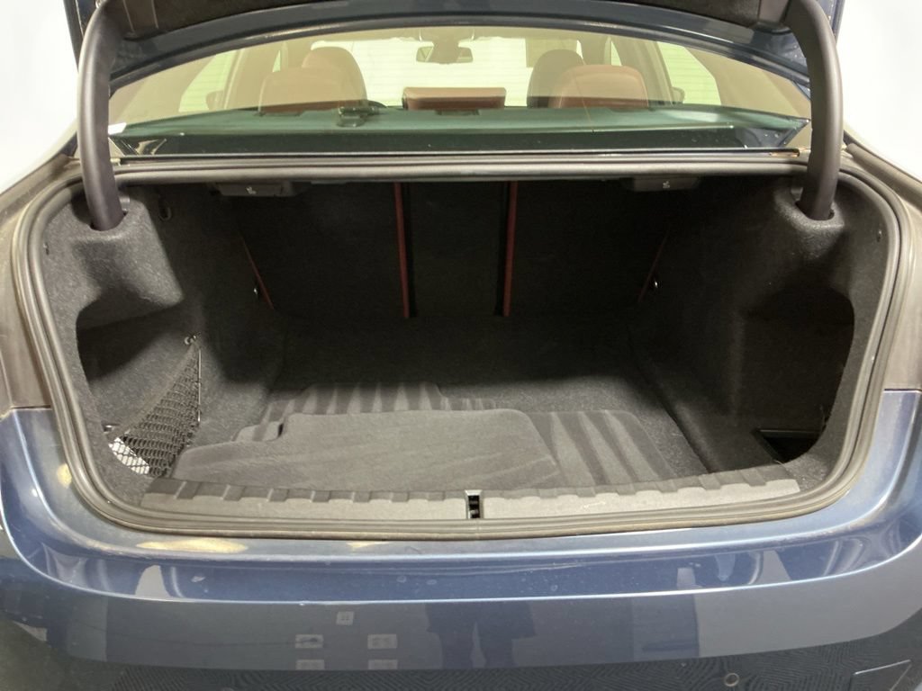 Certified 2025 BMW 330i Sedan w/ Premium Package RWD image 29