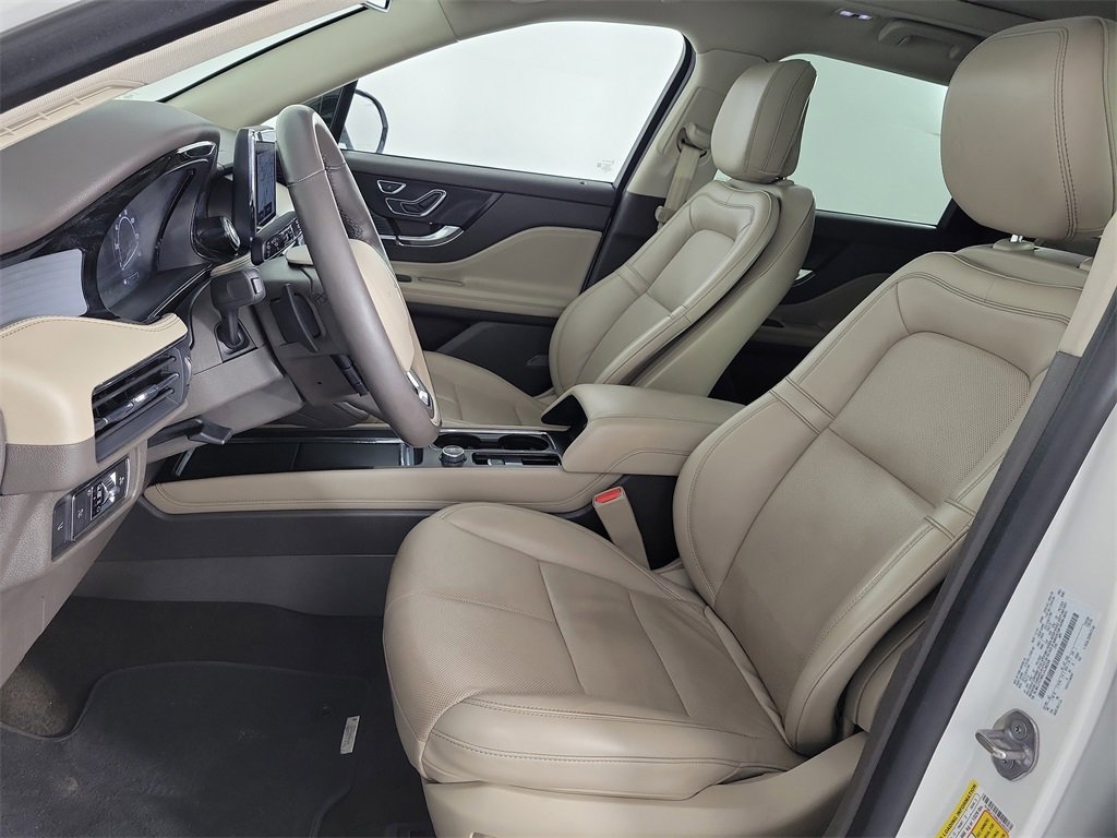 Used 2020 Lincoln Corsair FWD w/ Premium Package image 14