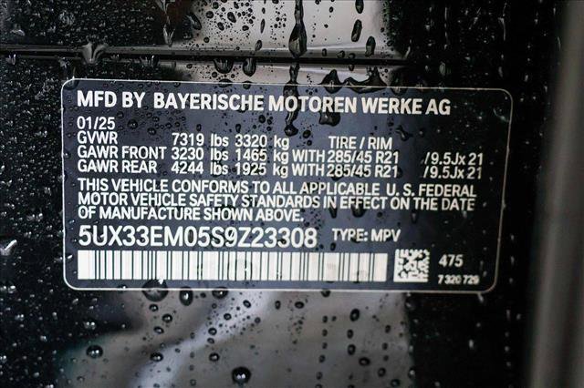 Used 2025 BMW X7 M60i w/ Executive Package image 30