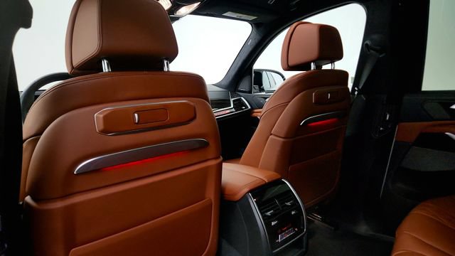 Used 2023 BMW X7 M60i AWD/4WD image 49