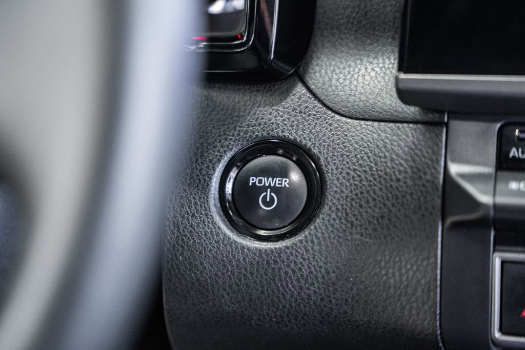 Used 2025 Toyota Camry SE image 25