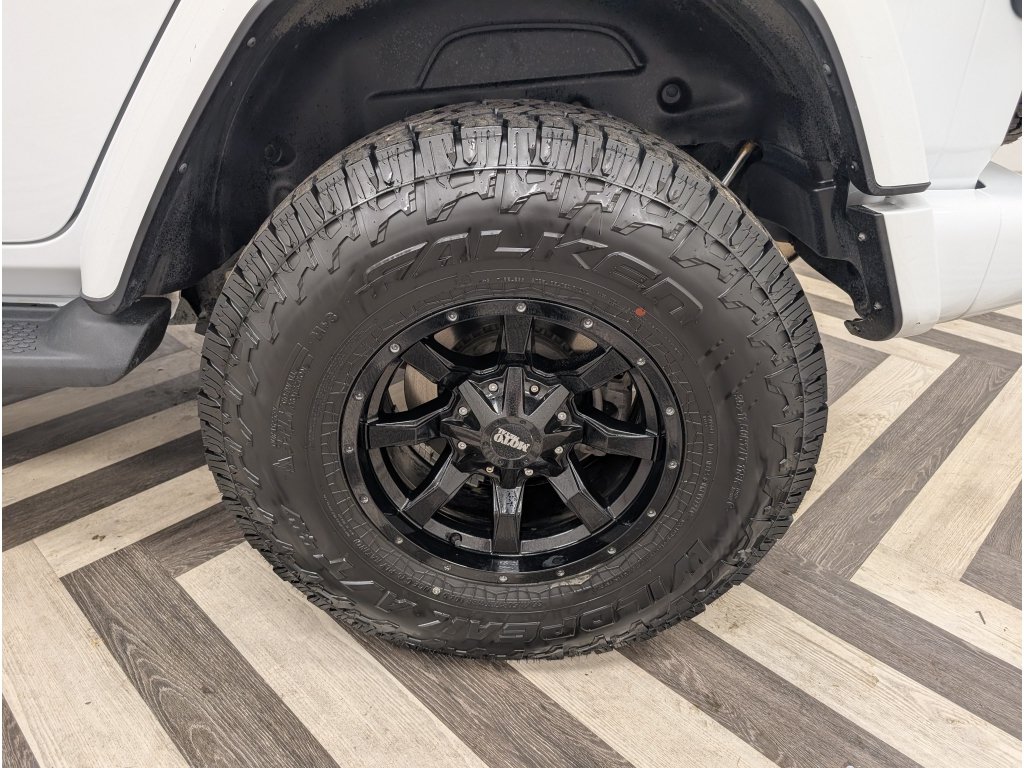 Used 2022 Jeep Wrangler Unlimited Sahara AWD/4WD image 19