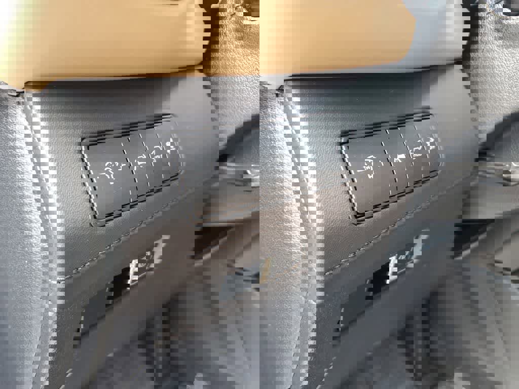 Used 2023 Hyundai Santa Fe Calligraphy image 21