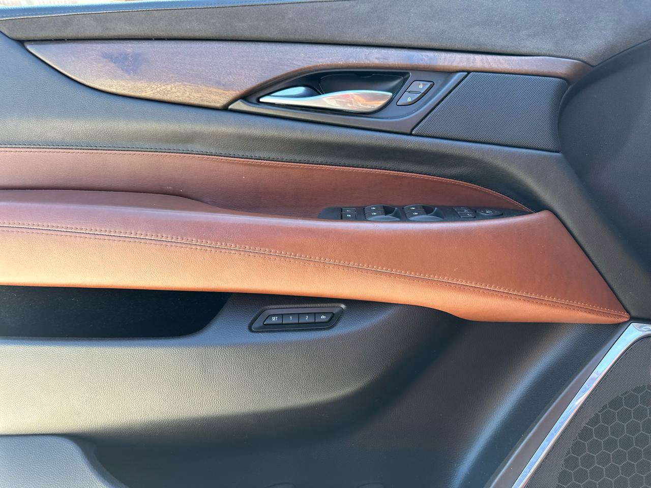 Used 2017 Cadillac Escalade Premium Luxury RWD image 13