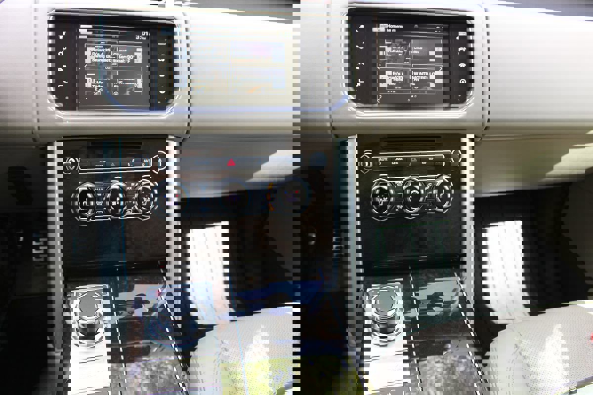 Used 2016 Land Rover Range Rover Supercharged AWD/4WD image 43