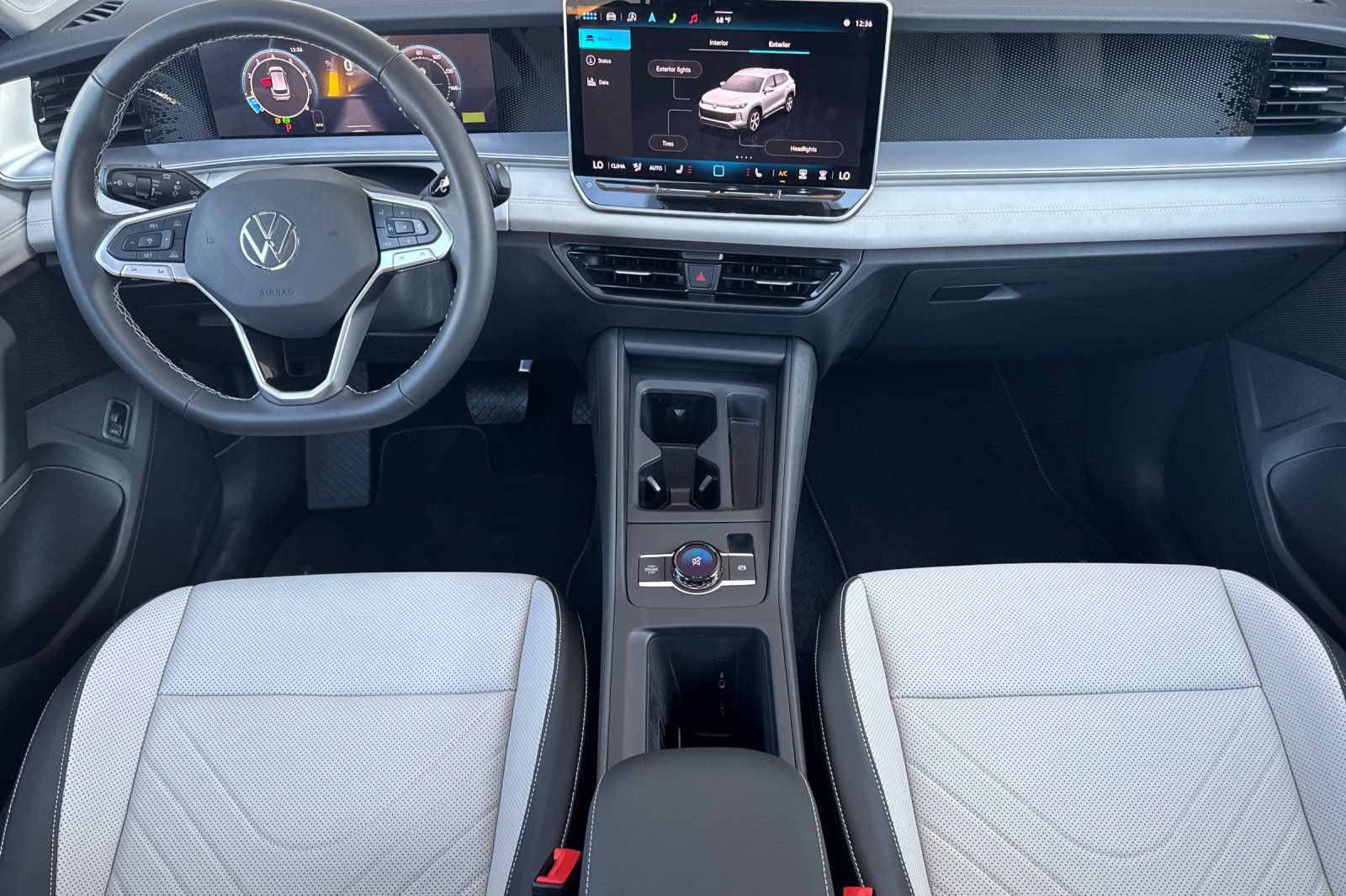 New 2025 Volkswagen Tiguan SE AWD/4WD image 13