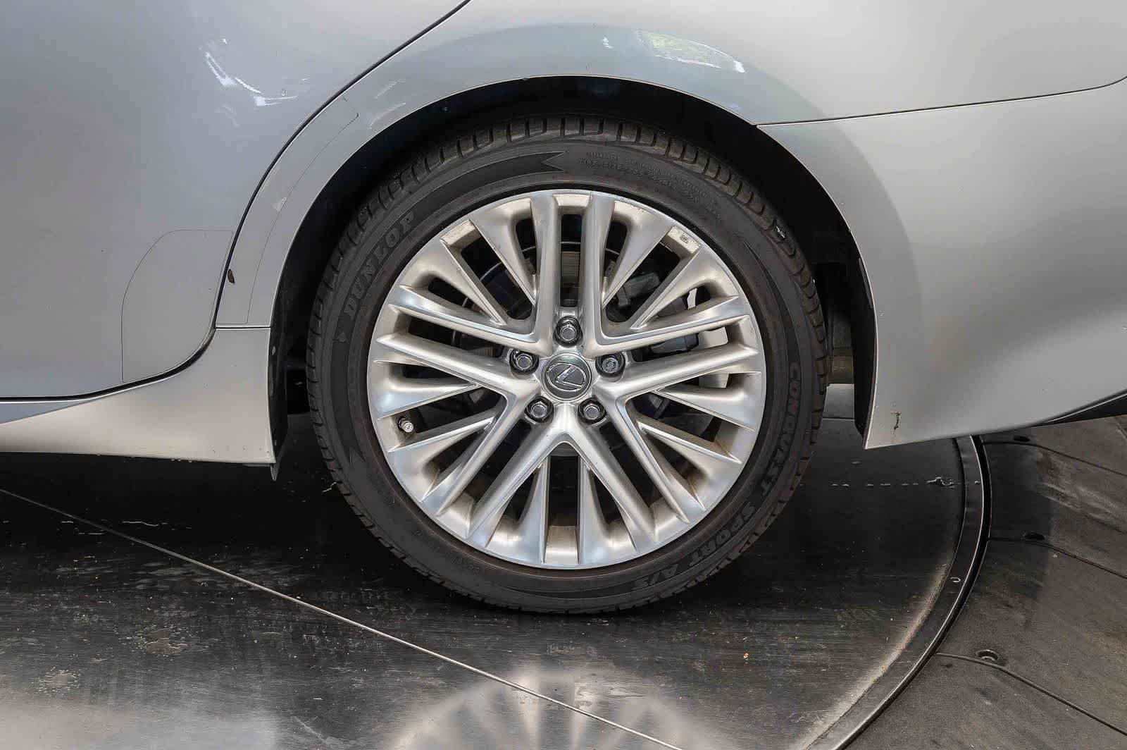 Used 2016 Lexus ES 350 w/ Luxury Package w/Wood Trim FWD image 10