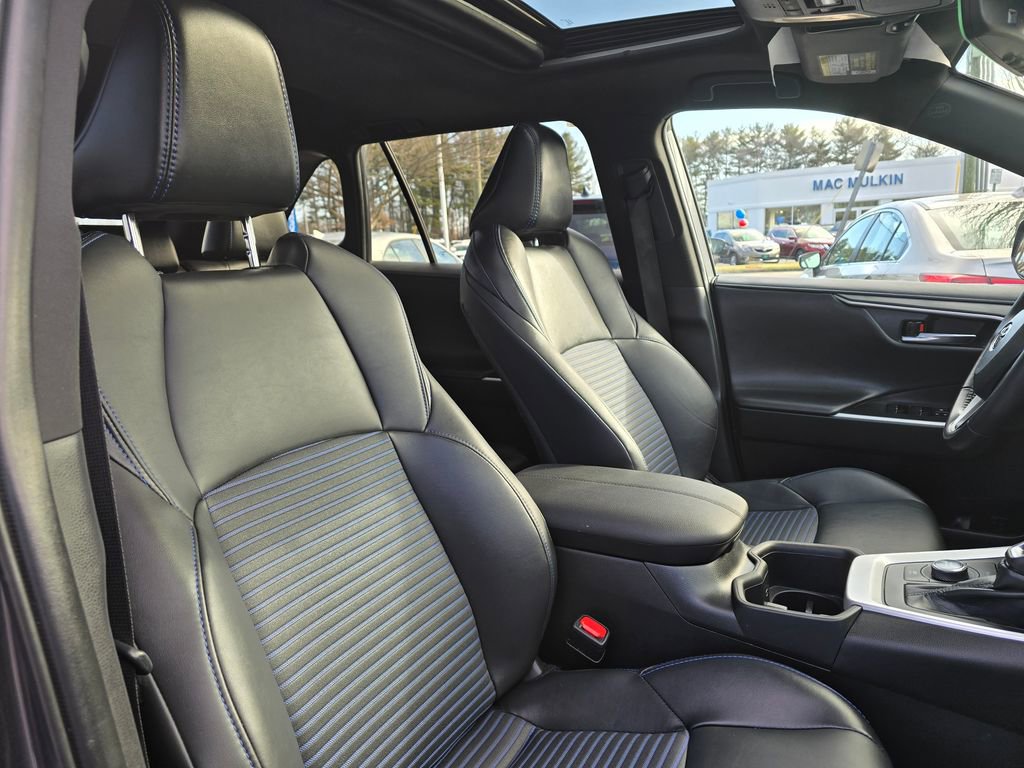 Certified 2022 Toyota RAV4 XSE w/ XSE Grade Weather Package AWD/4WD image 11