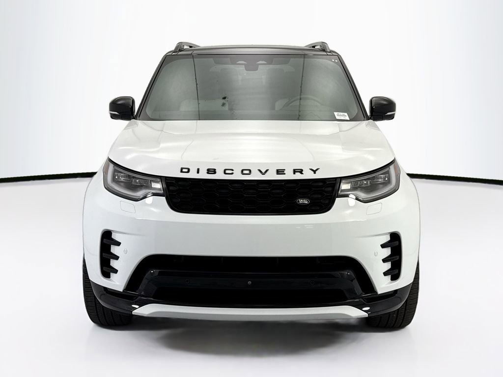 Used 2024 Land Rover Discovery Dynamic SE image 2