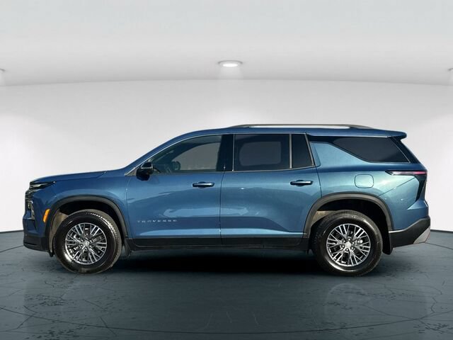 Used 2026 Chevrolet Traverse LT w/ Driver Confidence Package AWD/4WD image 3
