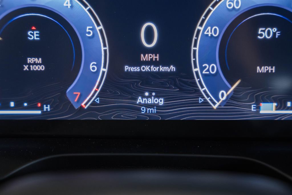 New 2025 Jeep Grand Cherokee Altitude image 40