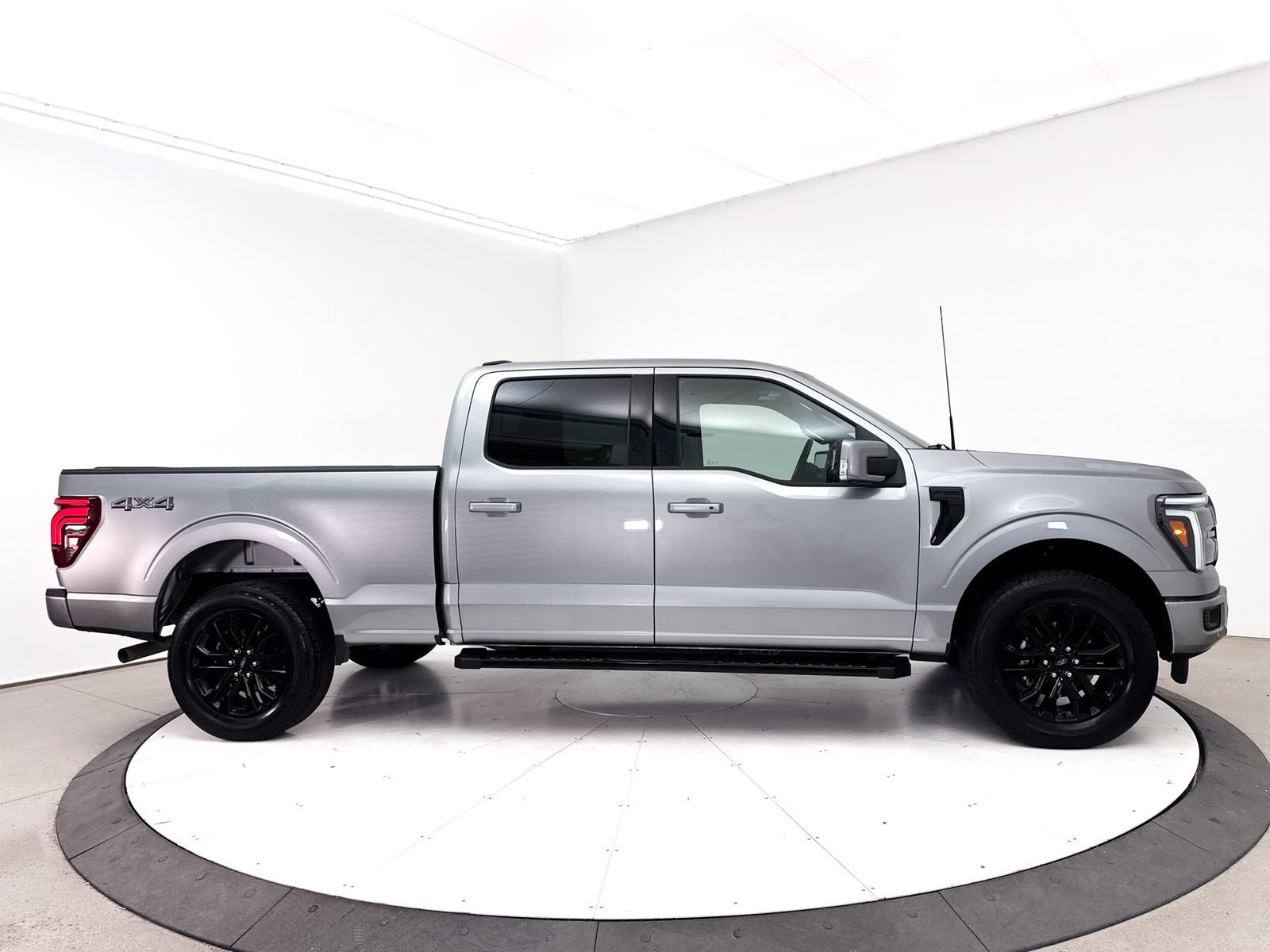 Used 2025 Ford F150 Lariat AWD/4WD image 43