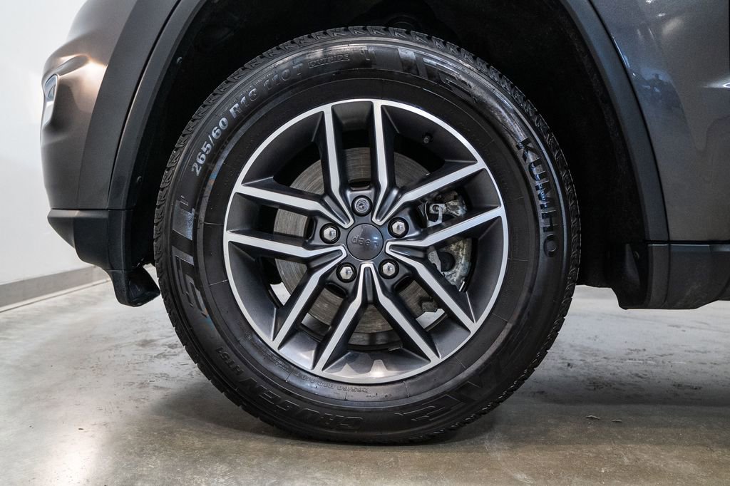 Used 2021 Jeep Grand Cherokee Limited image 11