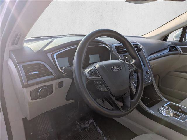 Used 2019 Ford Fusion SE image 9