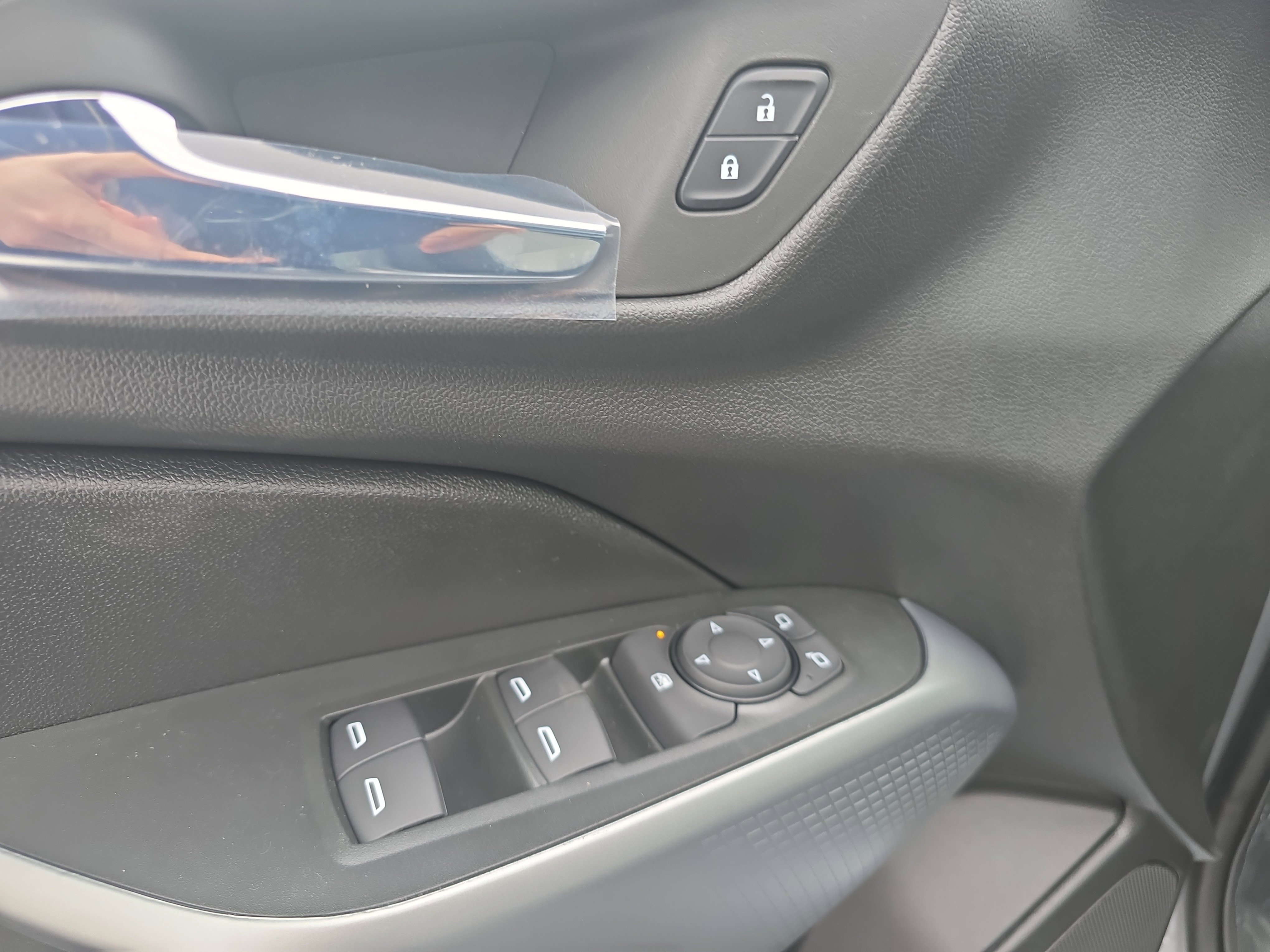 New 2026 Chevrolet Trax RS w/ Sunroof Package image 17