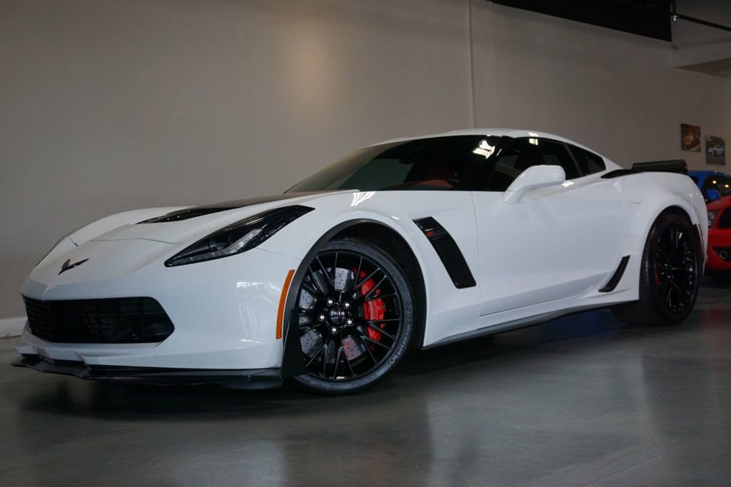 Used 2015 Chevrolet Corvette Z06 w/ Z07 Performance Package image 2