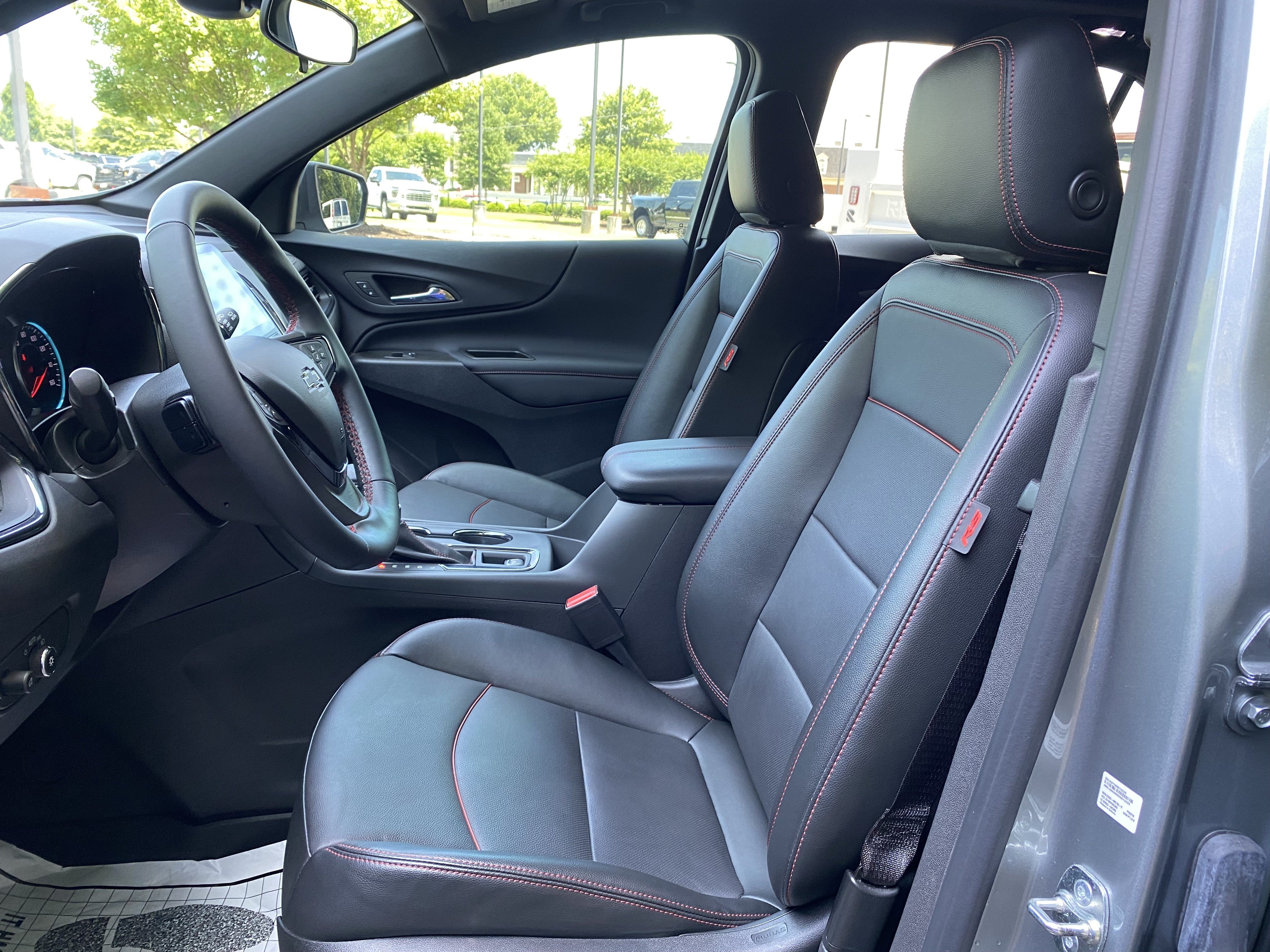 Used 2024 Chevrolet Equinox RS w/ RS Leather Package FWD image 16