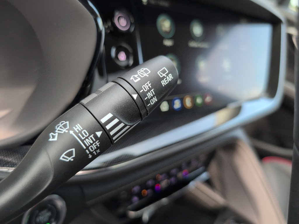 Used 2023 Buick Envision Essence w/ Technology Package I image 38