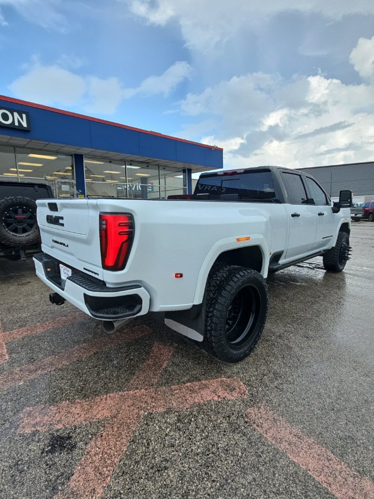 Used 2026 GMC Sierra 3500 Denali Ultimate AWD/4WD image 7