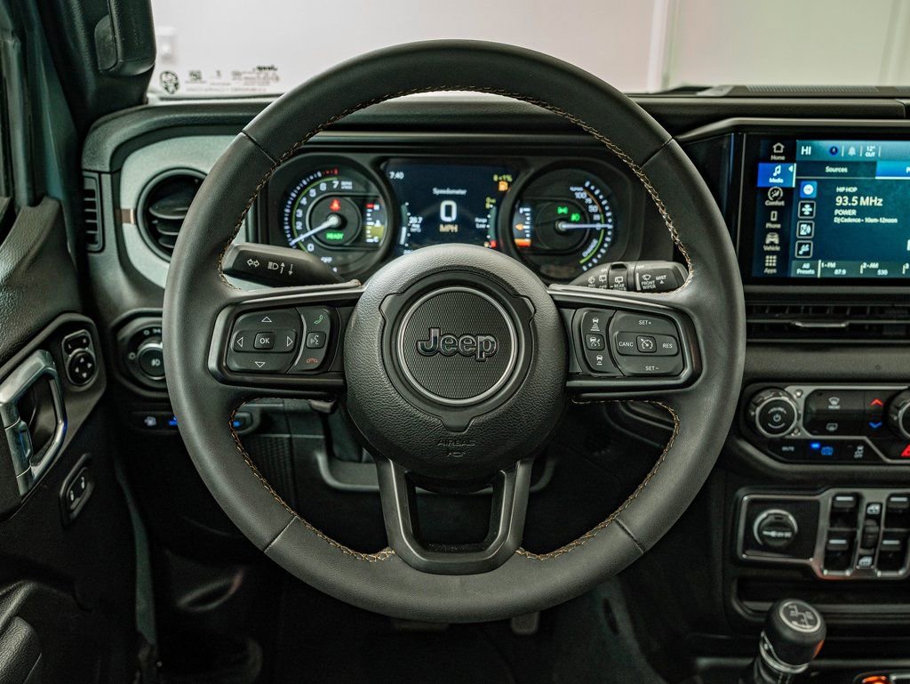 Used 2024 Jeep Wrangler Unlimited image 28