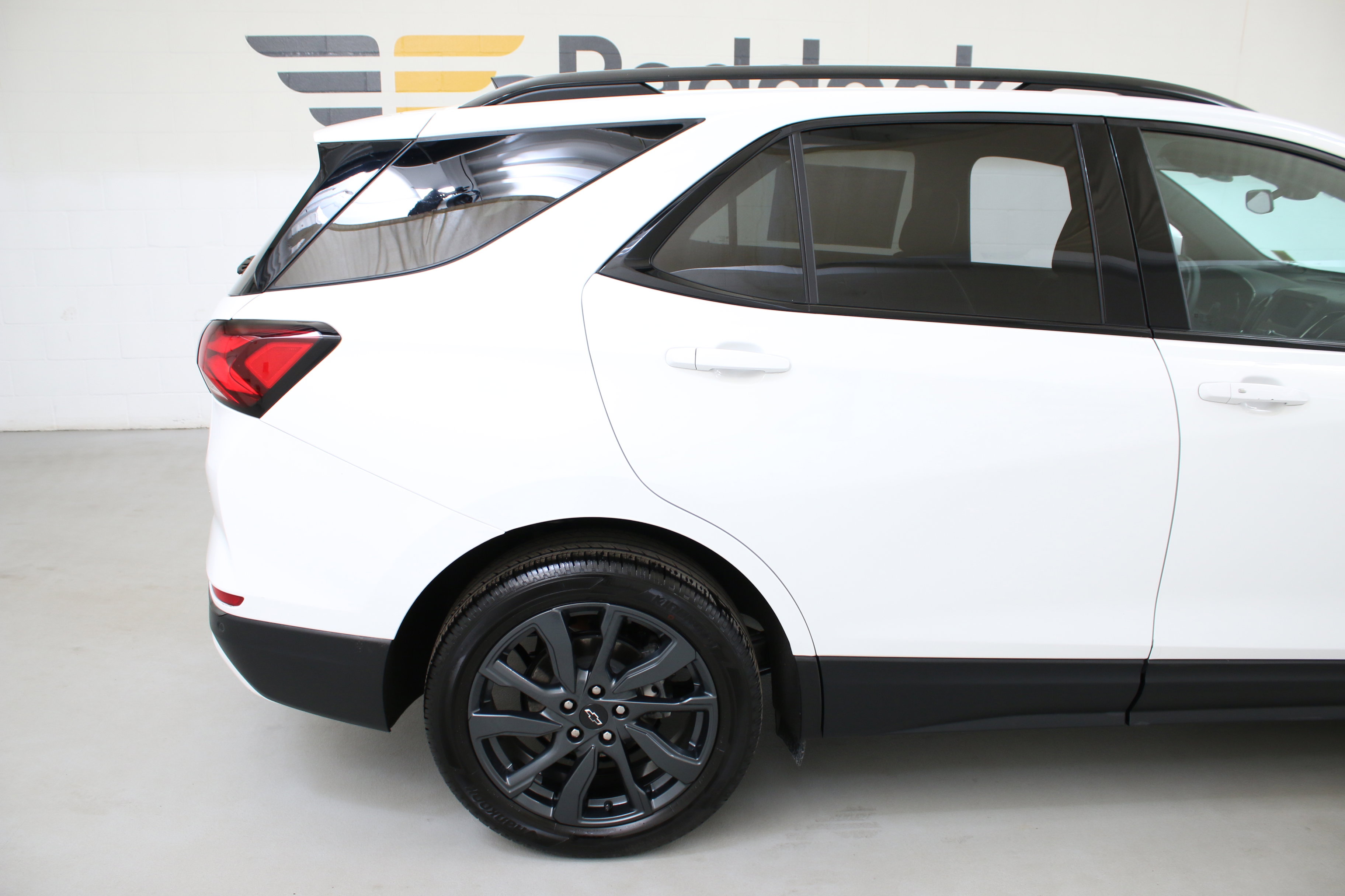 Used 2023 Chevrolet Equinox RS AWD/4WD image 10