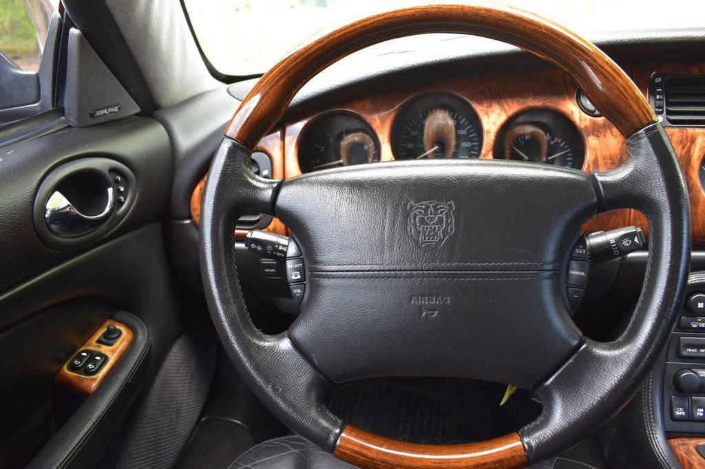 Used 2002 Jaguar XK8 Convertible RWD image 22