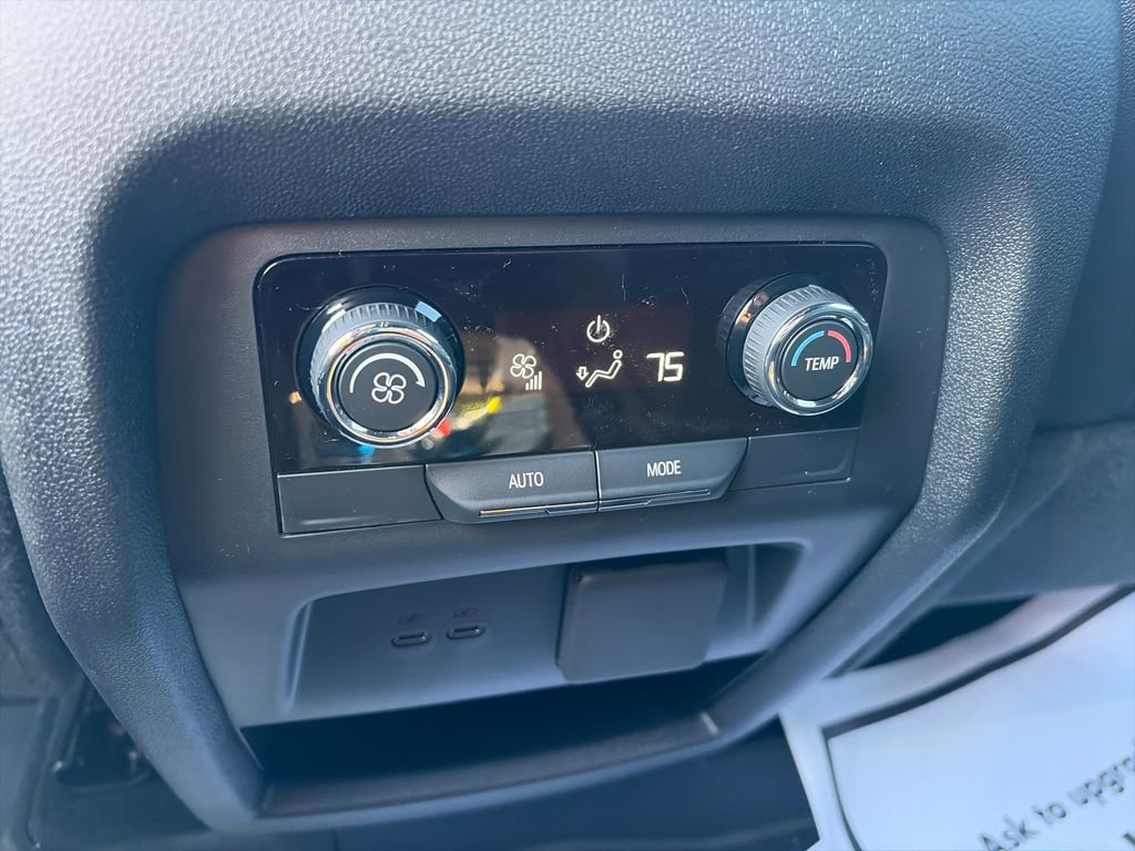 New 2026 Chevrolet Traverse Z71 w/ Enhanced Driving Package AWD/4WD image 10