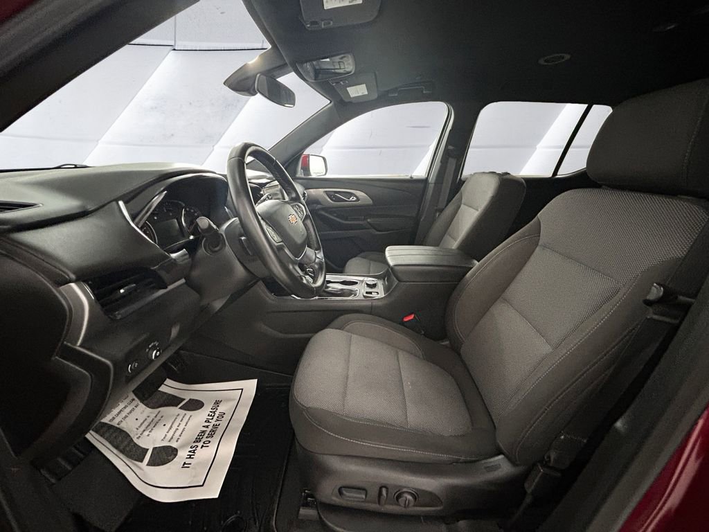 Used 2023 Chevrolet Traverse LT image 7