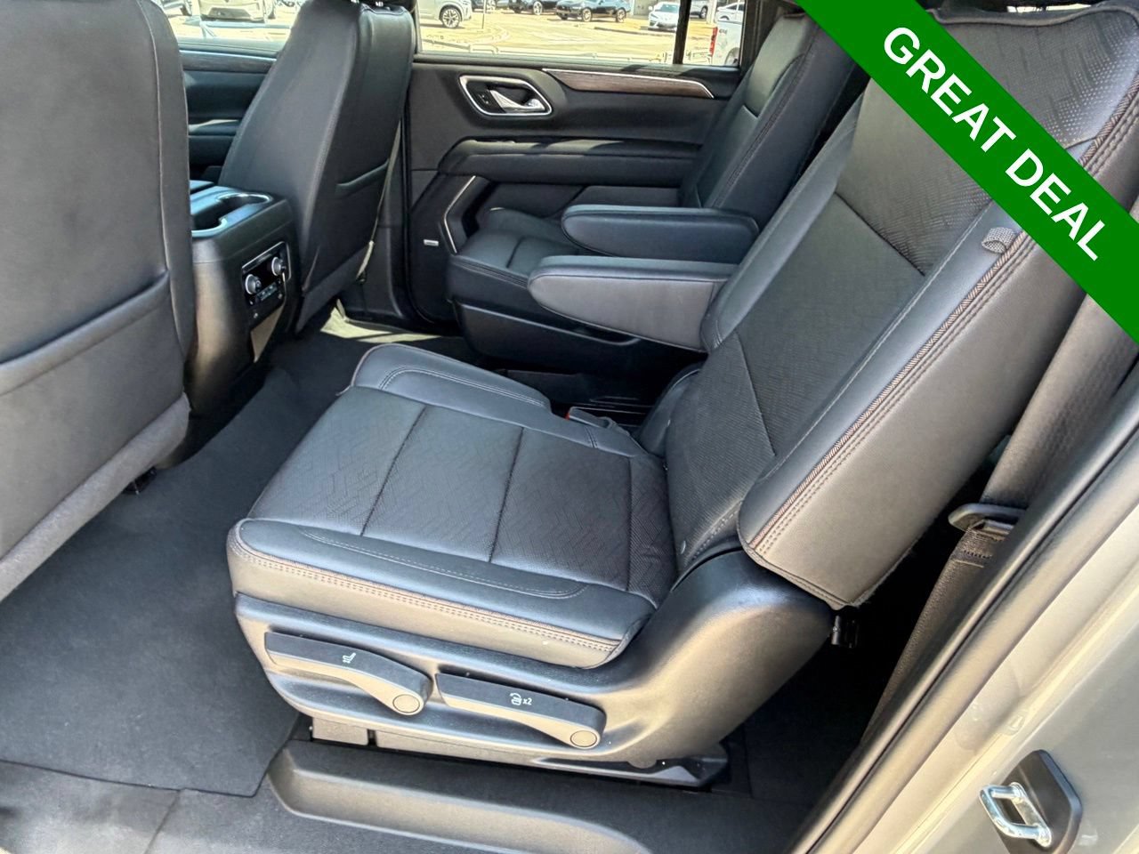 Used 2024 Chevrolet Suburban High Country w/ Premium Package AWD/4WD image 35