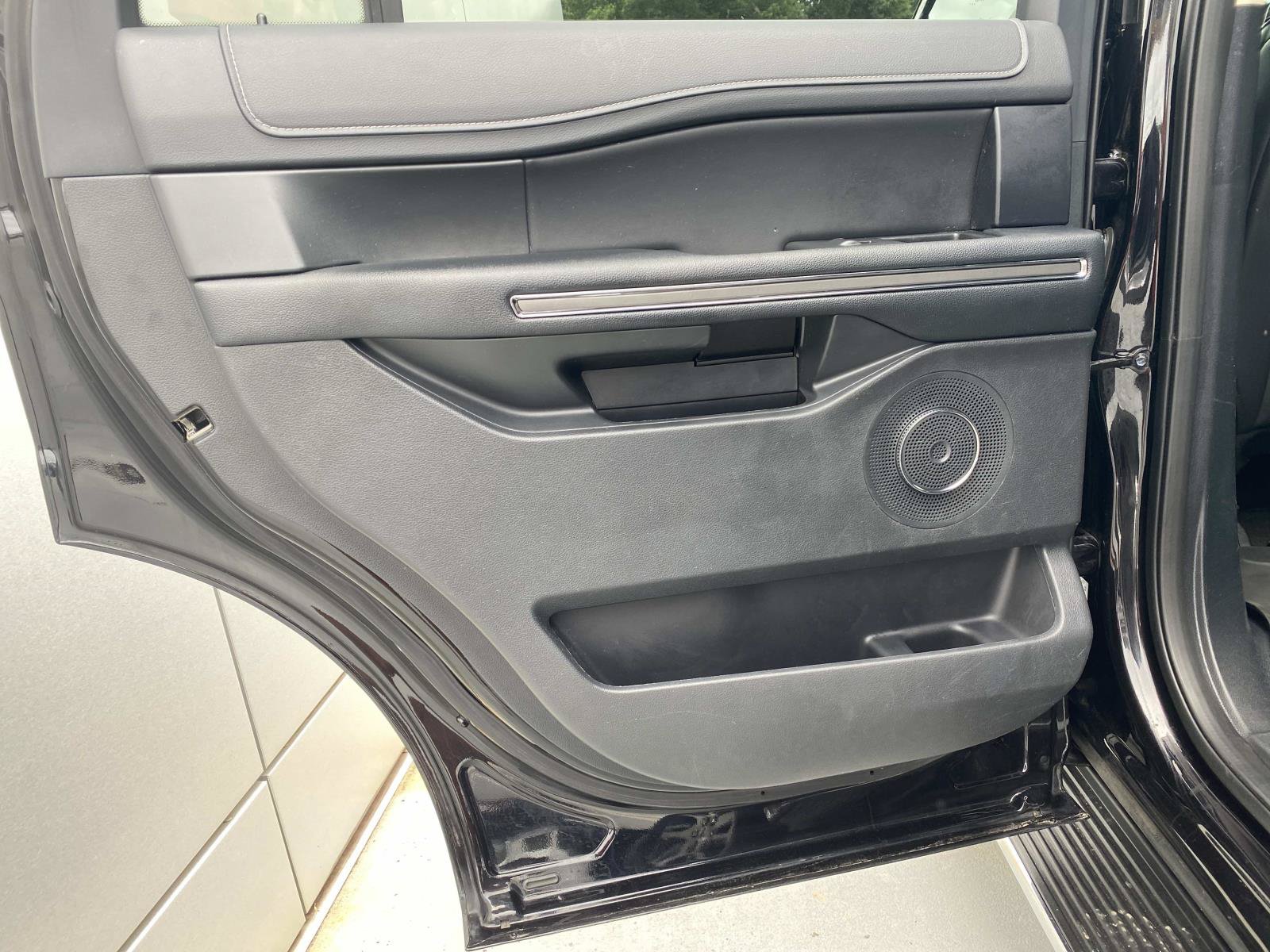 Used 2023 Ford Expedition XLT AWD/4WD image 13