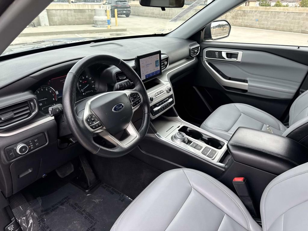 Used 2021 Ford Explorer XLT w/ Equipment Group 202A image 18