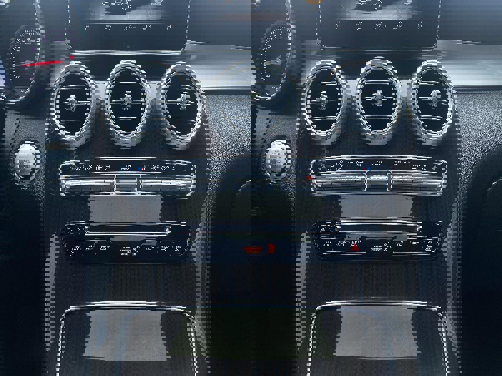 Used 2018 Mercedes-Benz GLC 300 4MATIC Coupe image 3