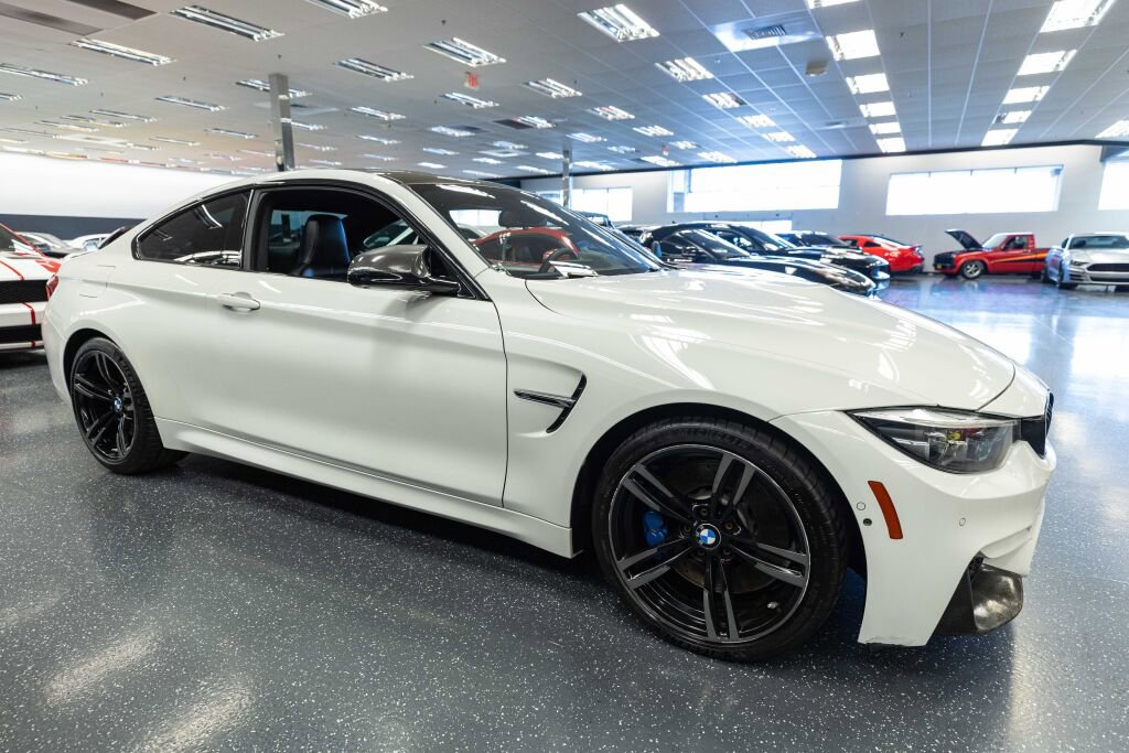 Used 2018 BMW M4 Coupe RWD image 4