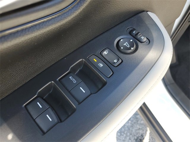 Certified 2025 Honda HR-V LX image 9