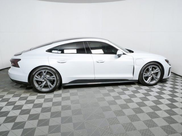 Used 2023 Audi e-tron GT Premium Plus image 2