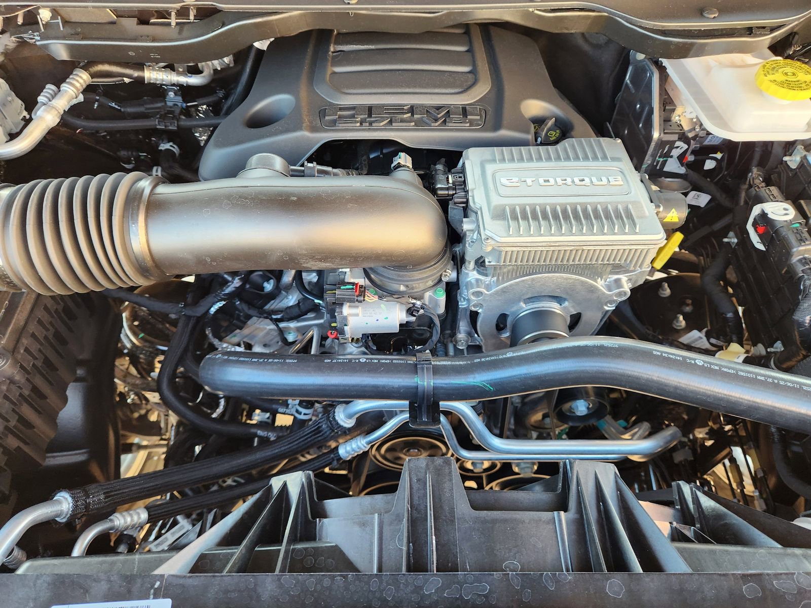 New 2026 RAM 1500 4x4 Crew Cab image 23