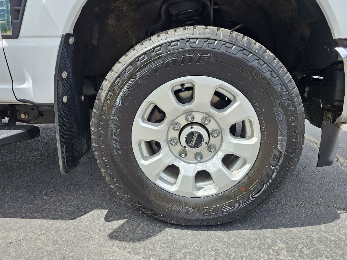 Used 2023 Ford F350 XLT w/ FX4 Off-Road Package image 5