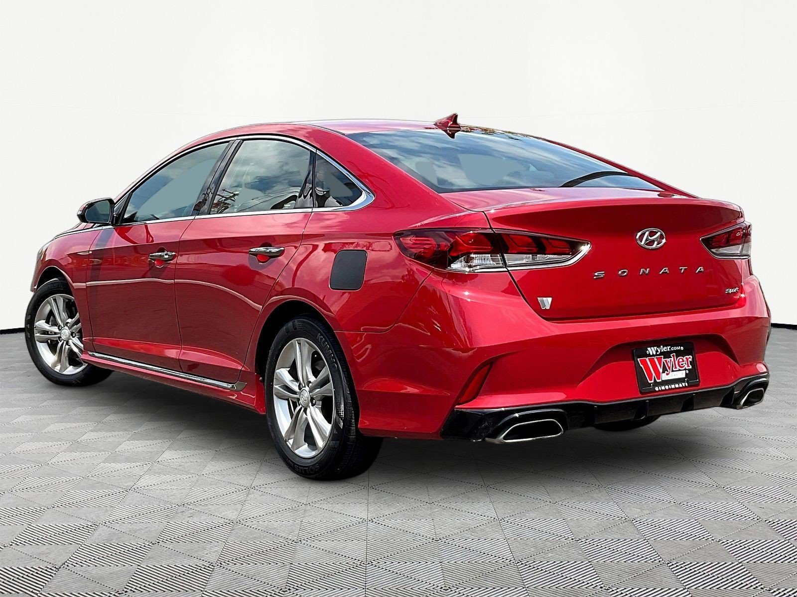 Used 2018 Hyundai Sonata Sport FWD image 4