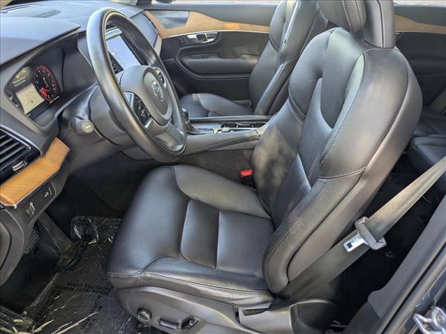 Used 2022 Volvo XC90 T6 Momentum w/ Advanced Package image 17