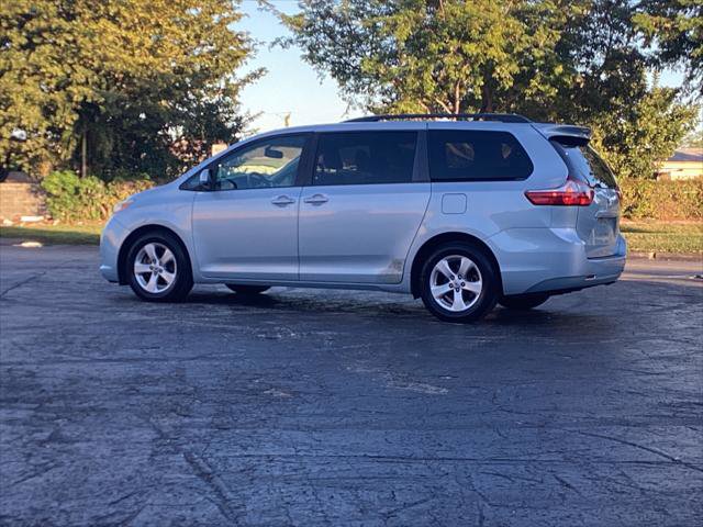 Used 2015 Toyota Sienna LE image 6