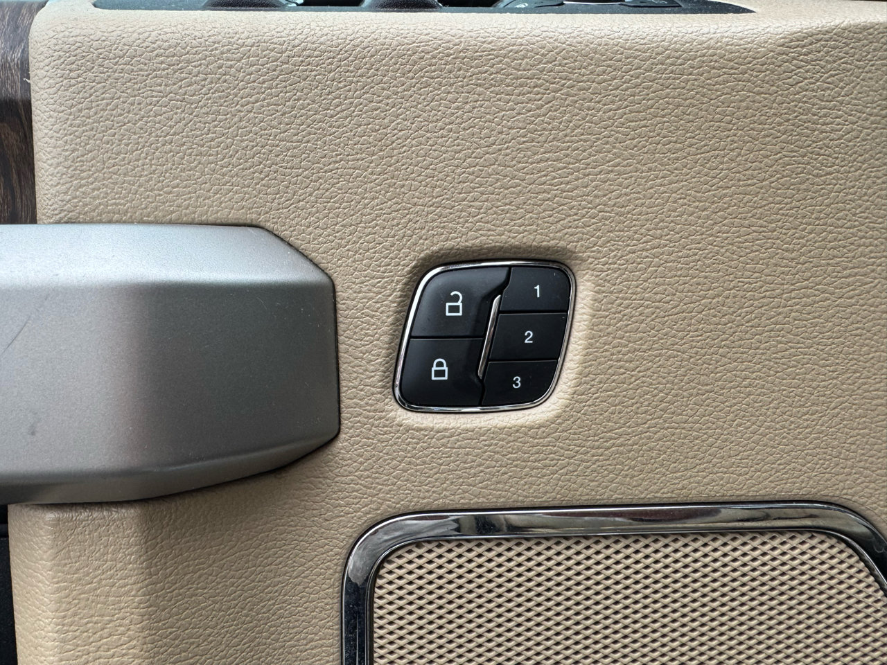 Used 2020 Ford F150 Lariat w/ Equipment Group 501A Mid image 15