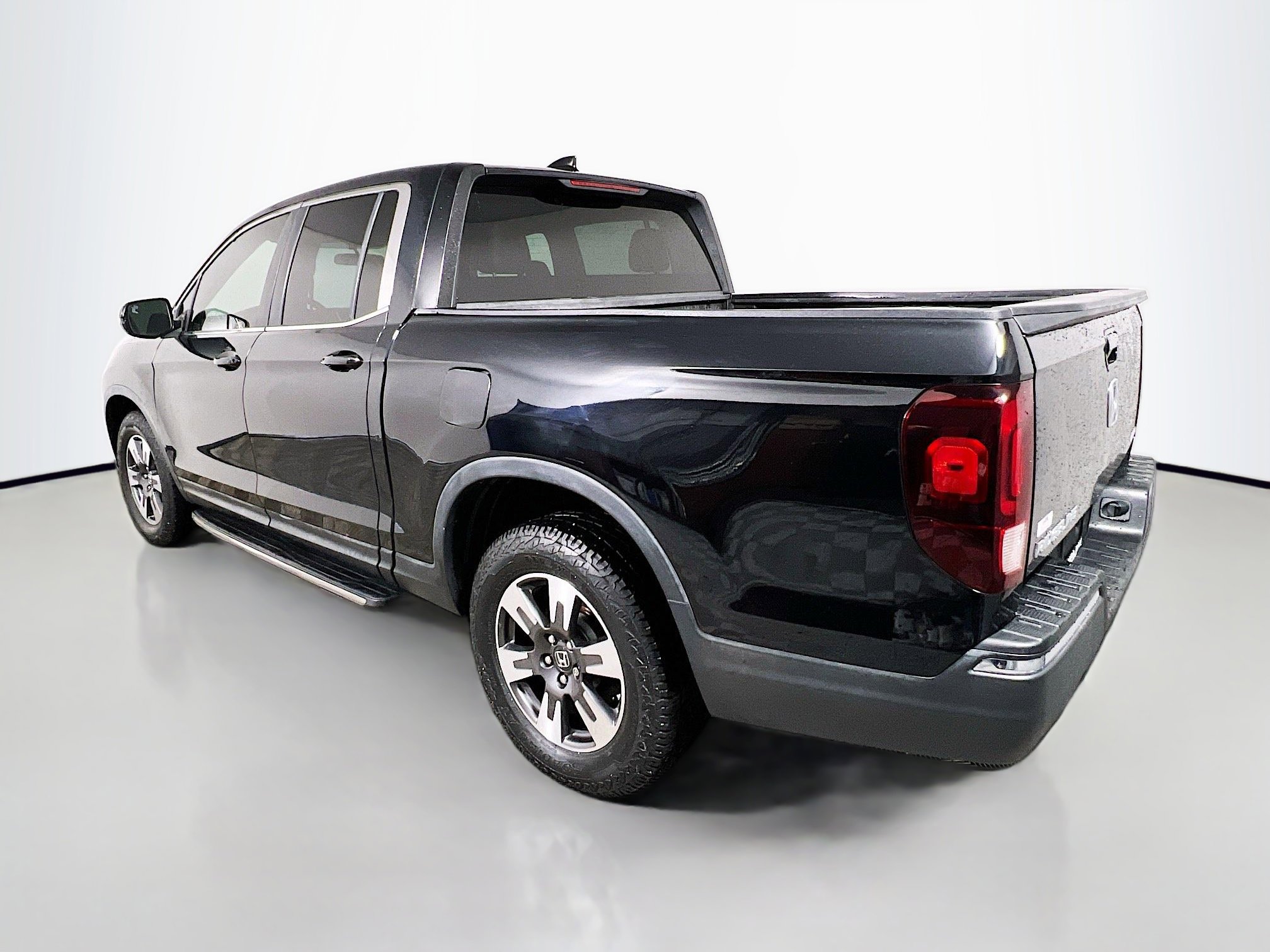 Used 2017 Honda Ridgeline RTL image 6