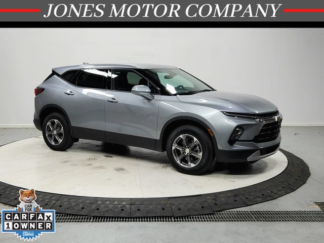 Used 2025 Chevrolet Blazer LT FWD image 1