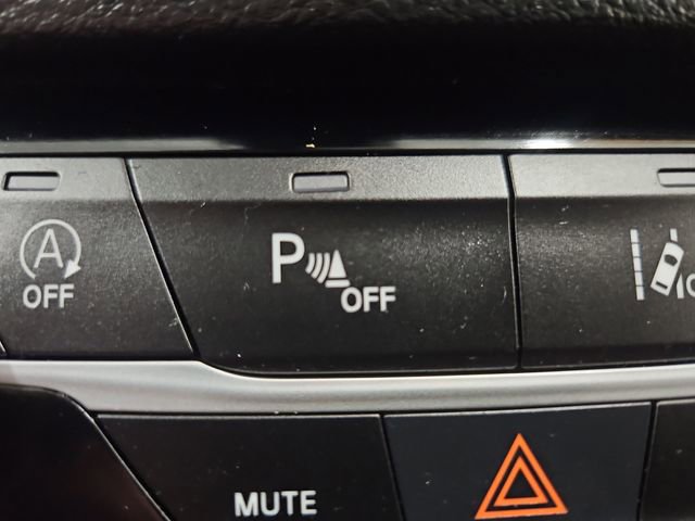 Used 2023 Chrysler Pacifica Touring-L FWD image 47