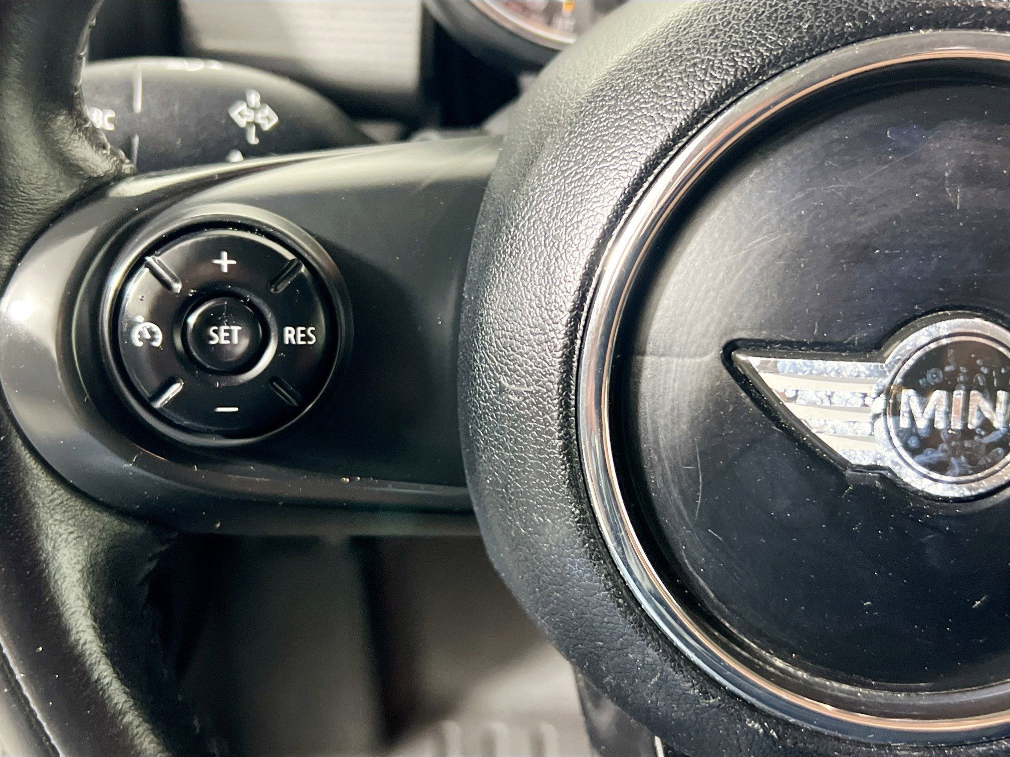 Used 2015 MINI Cooper 4-Door Hardtop FWD image 18