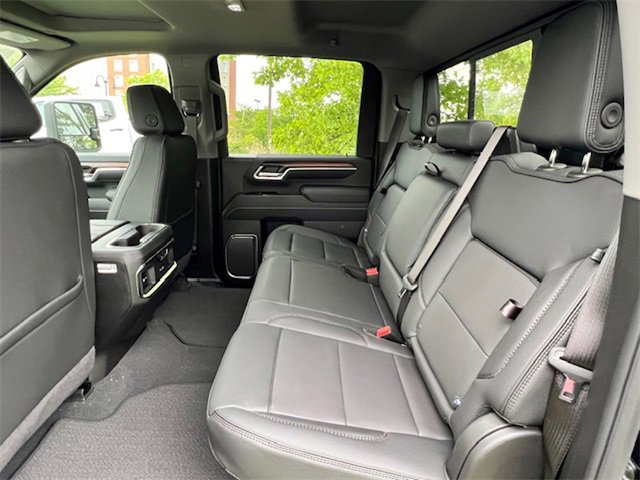 New 2025 GMC Sierra 3500 Denali w/ Denali Reserve Package image 15